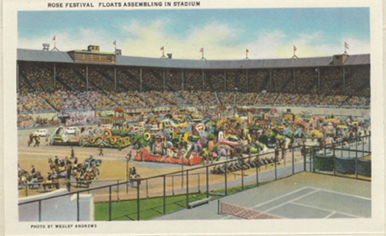 Civic_Stadium_Floats